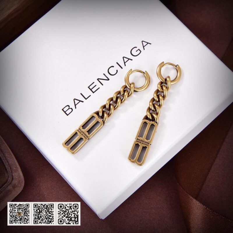 Balenciaga 新款银色耳环 - Image 3