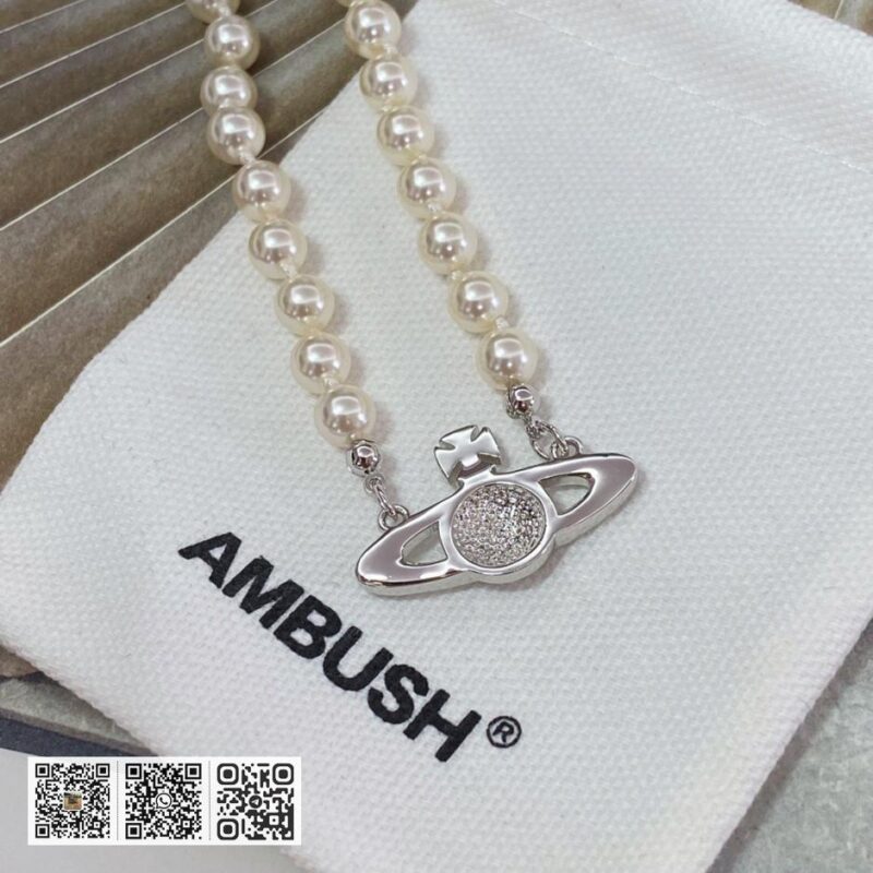 Vivienne Westwood 珍珠套装 - Image 3