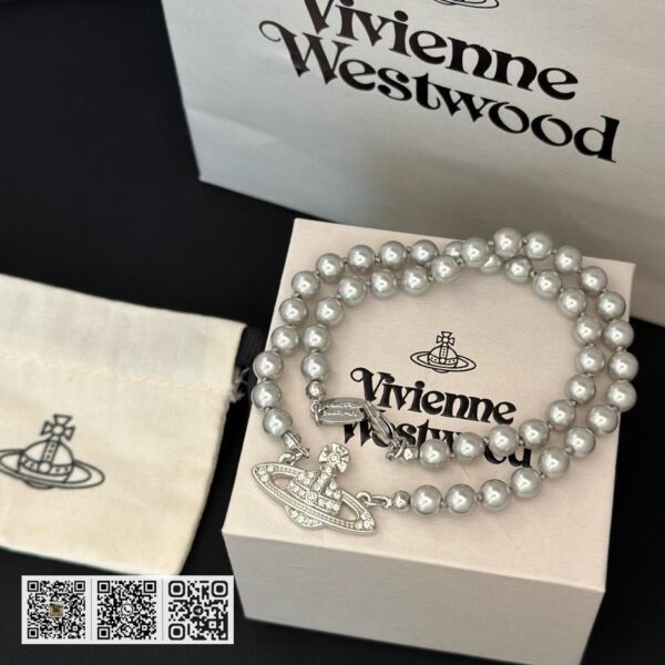 Vivienne Westwood 土星项链