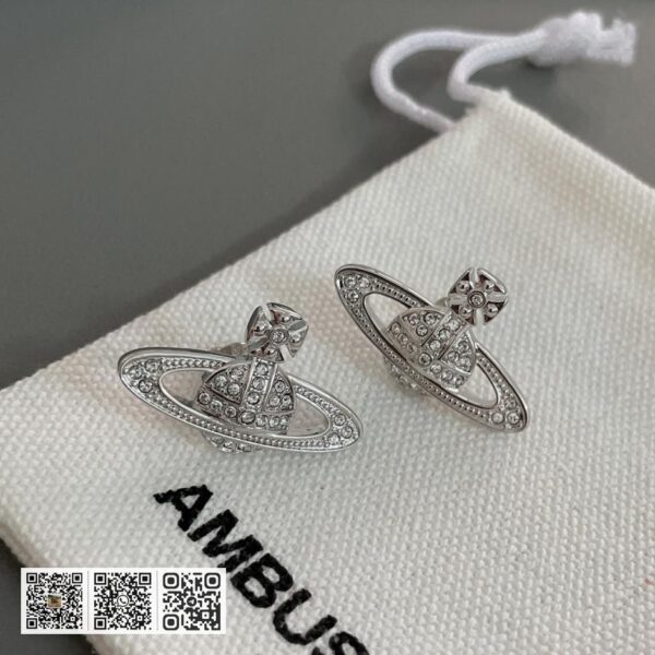 Vivienne Westwood 土星耳钉