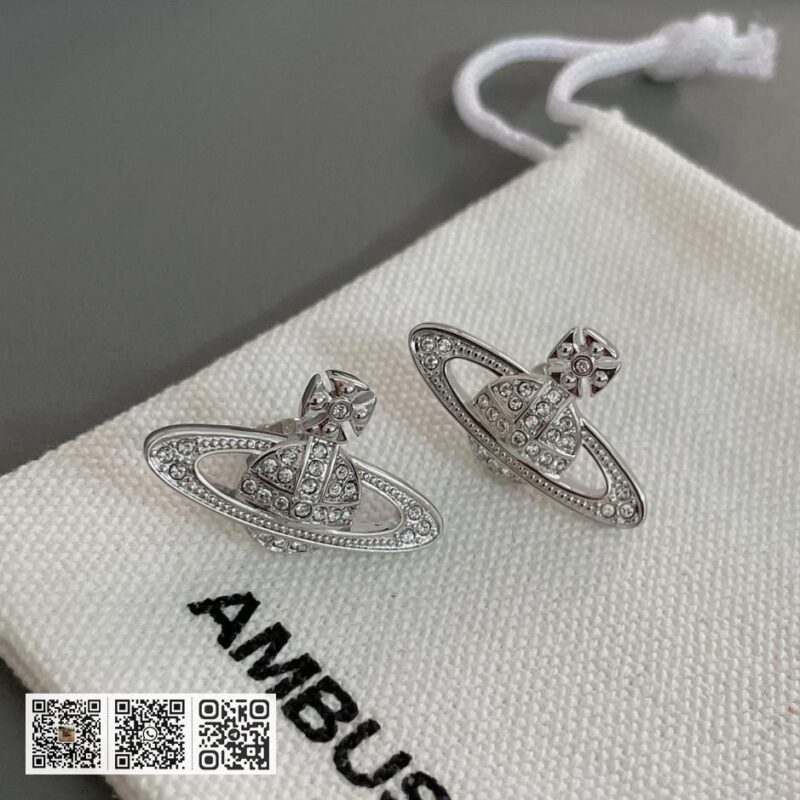 Vivienne Westwood 土星耳钉