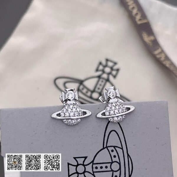 Vivienne Westwood 土星耳钉