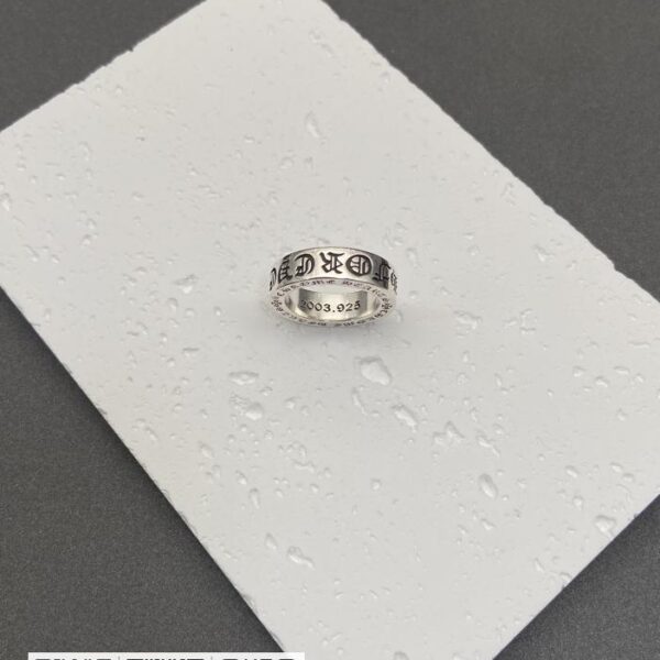Chrome Hearts 十字架戒指