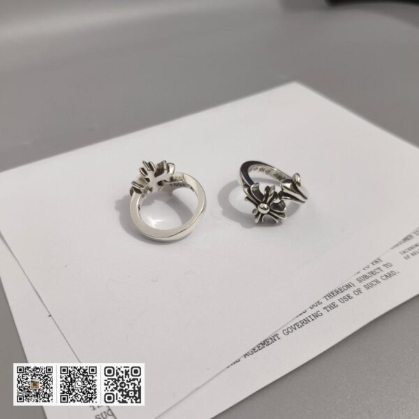 Chrome Hearts 鱼尾戒指