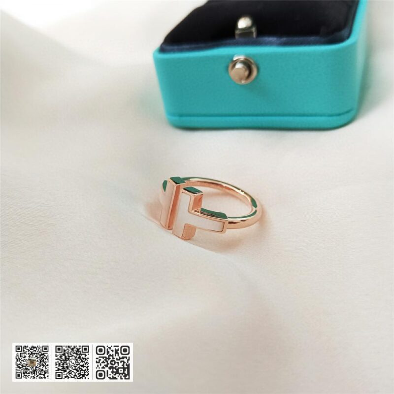 Tiffany 双T全白贝戒指 - Image 3