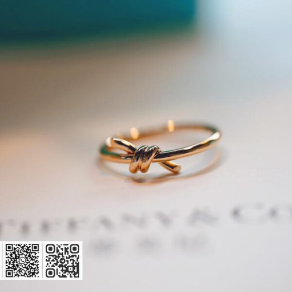 Tiffany T knot戒指