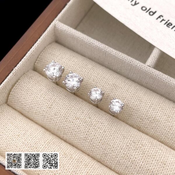 Tiffany T 四爪单钻耳钉
