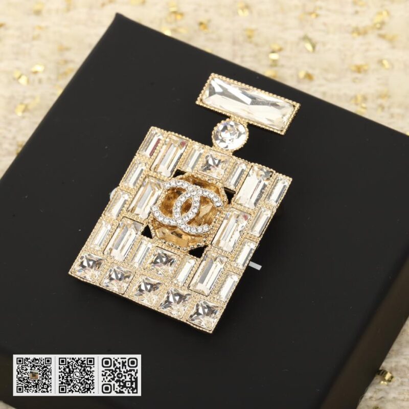 Chanel 水瓶水钻胸针 - Image 3