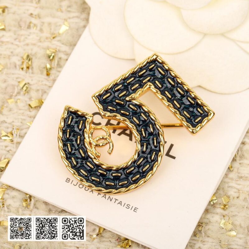 Chanel 牛仔蓝5字胸针 - Image 3