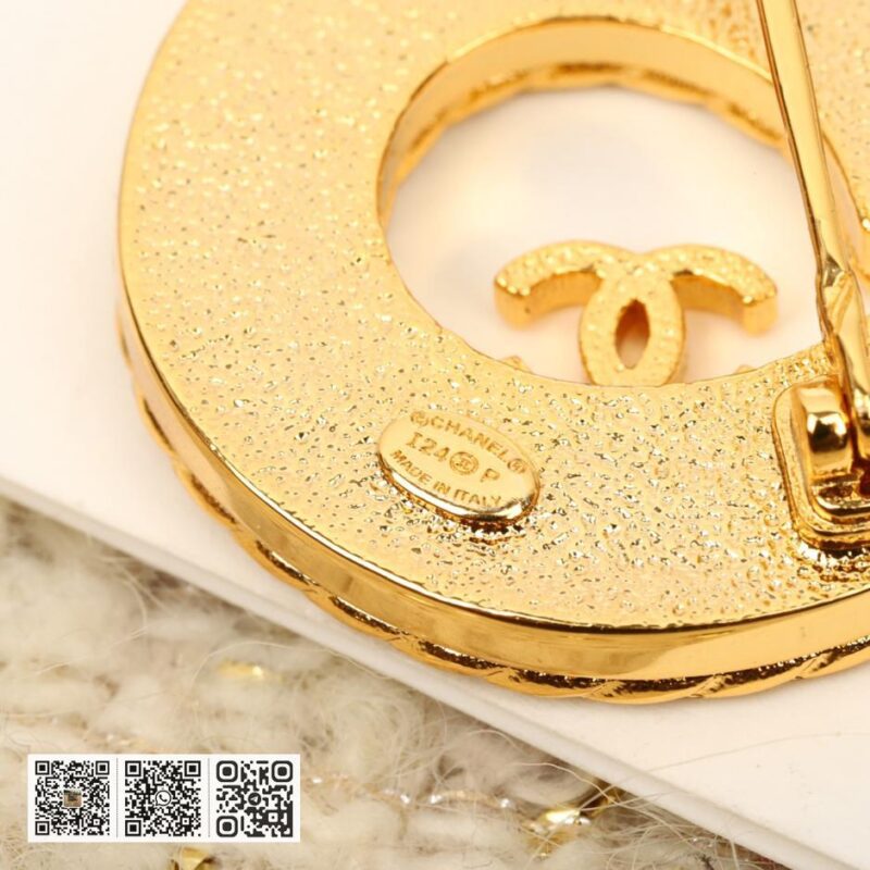 Chanel 牛仔蓝5字胸针 - Image 6
