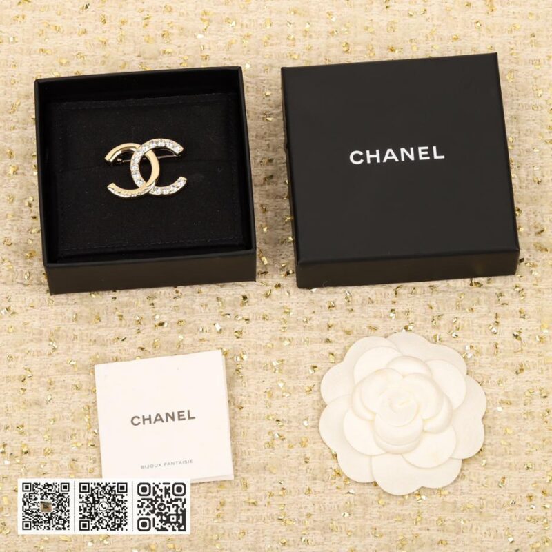 Chanel 胸针
