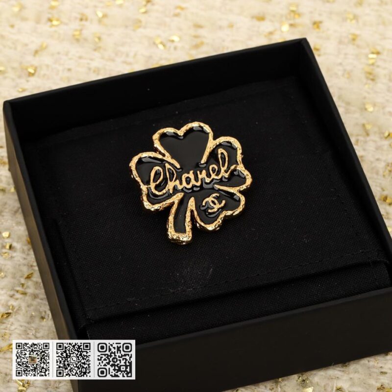 Chanel 四叶草胸针 - Image 2