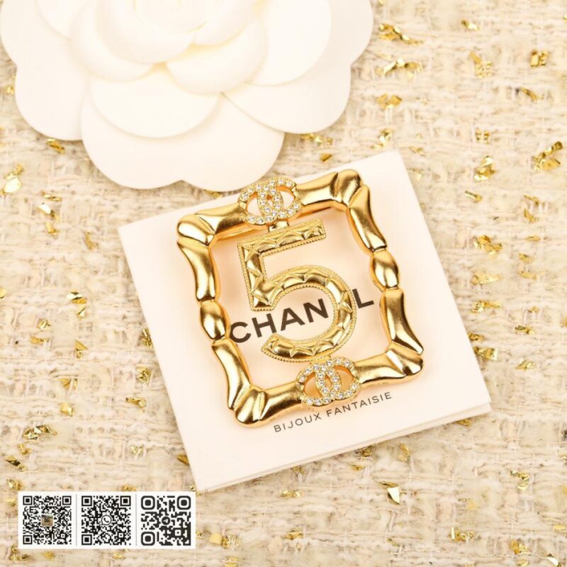 Chanel 方块5字镂空胸针 - Image 3