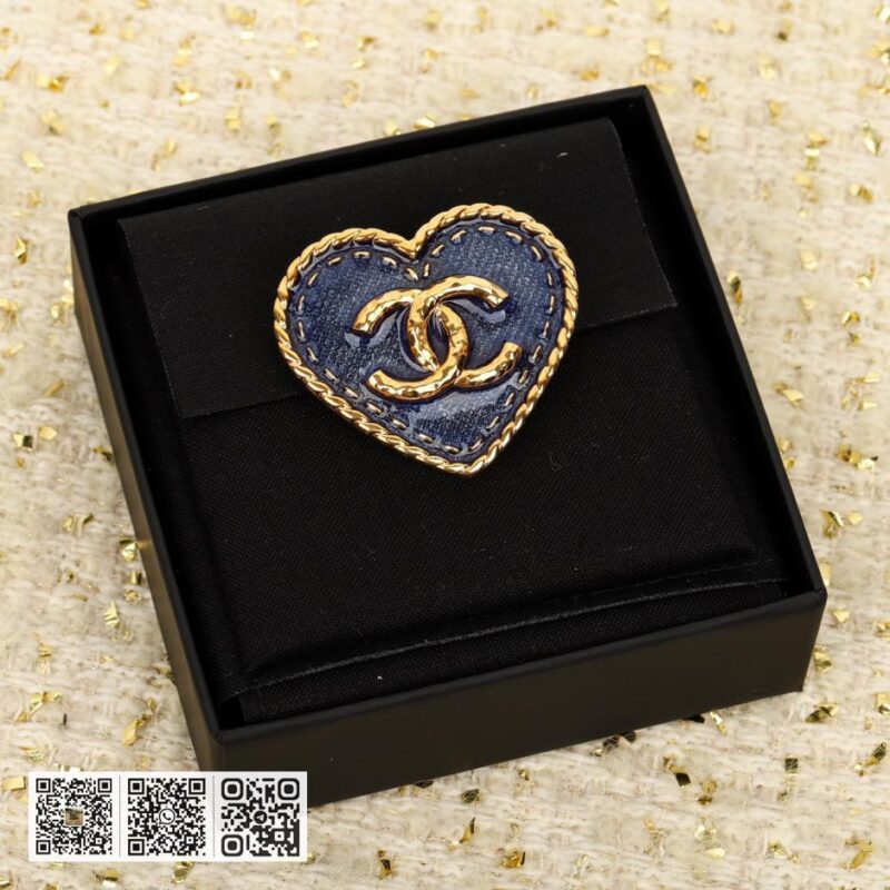 Chanel 牛仔蓝大号爱心胸针 - Image 2