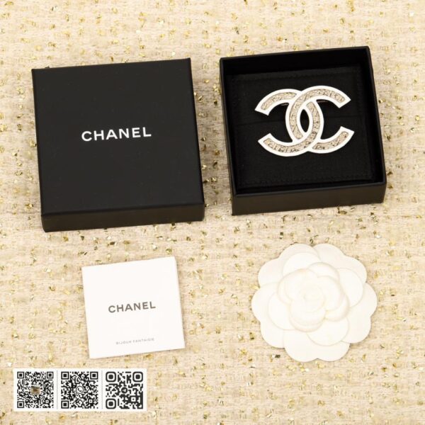 Chanel 新款双c胸针