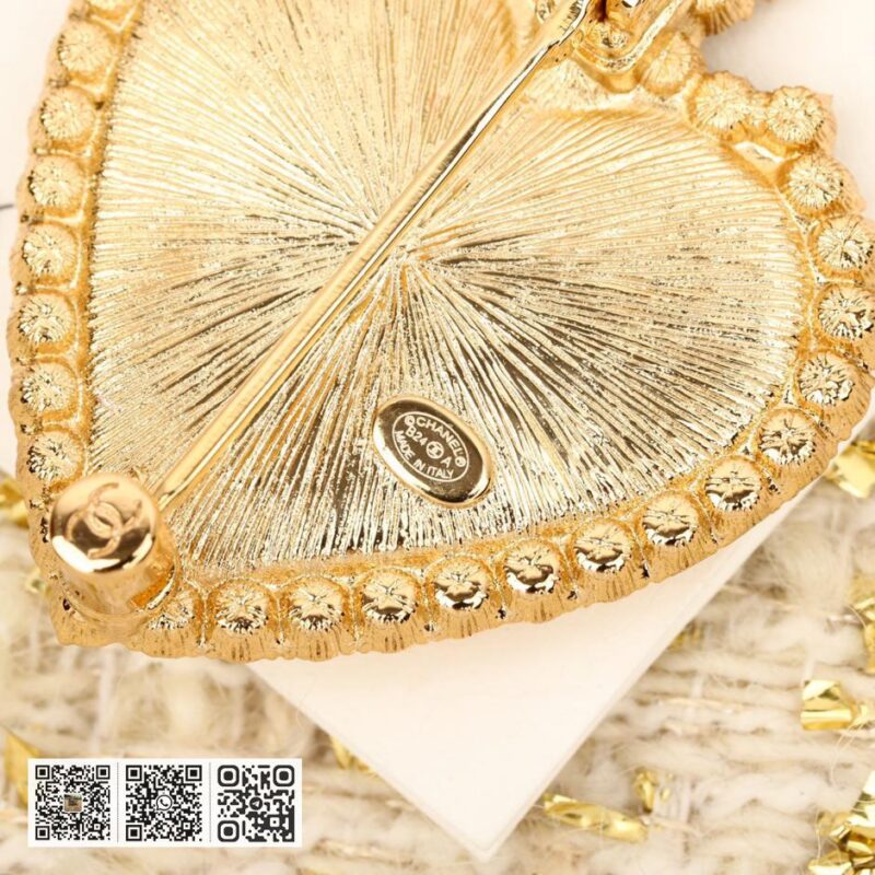 Chanel 爱心胸针 - Image 6