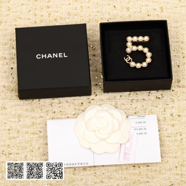 Chanel 珍珠透明珠胸针