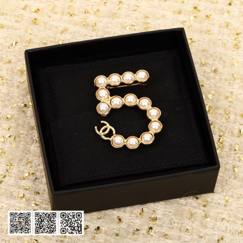 Chanel 珍珠透明珠胸针 - Image 2