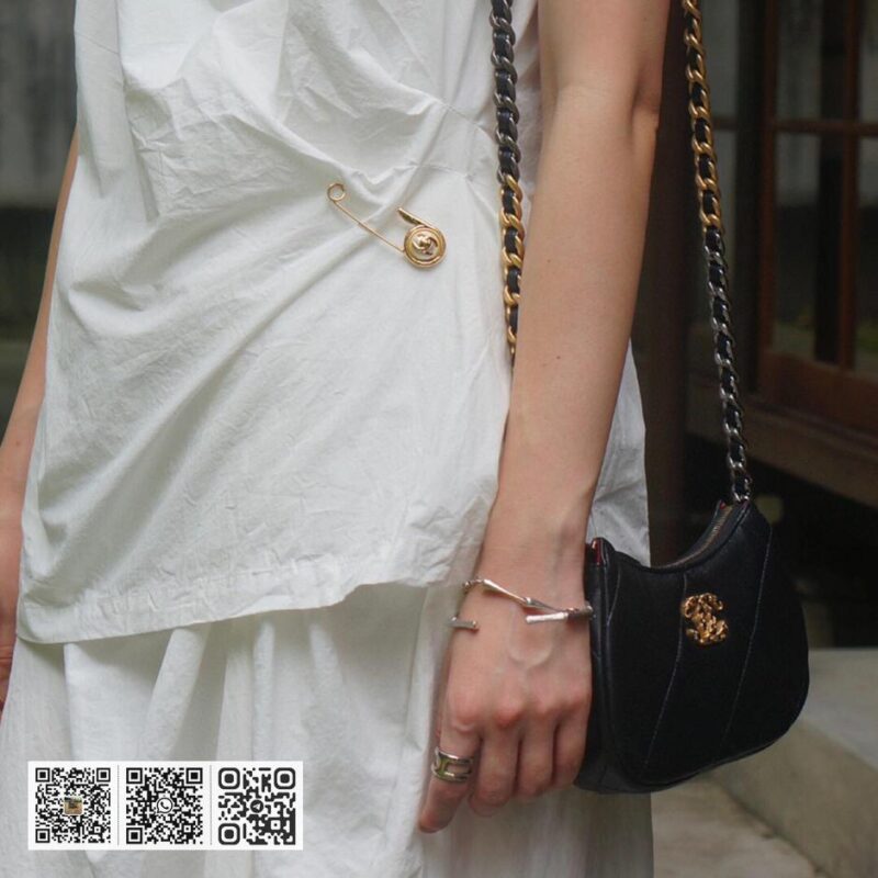 Chanel 纽扣双C珍珠胸针 - Image 2
