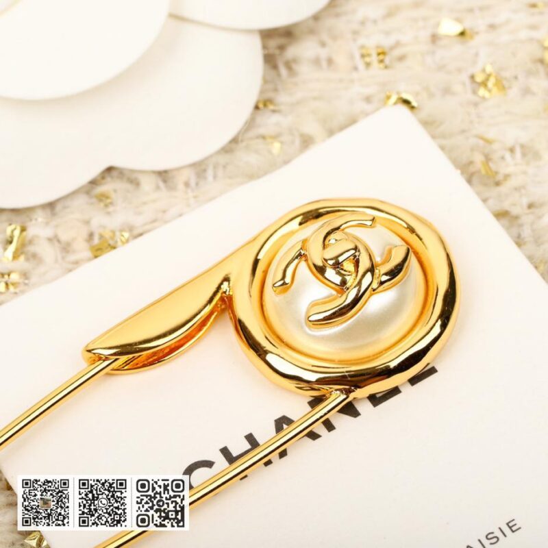 Chanel 纽扣双C珍珠胸针 - Image 6