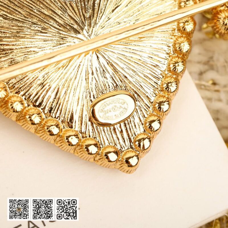 Chanel 爱心胸针 - Image 4