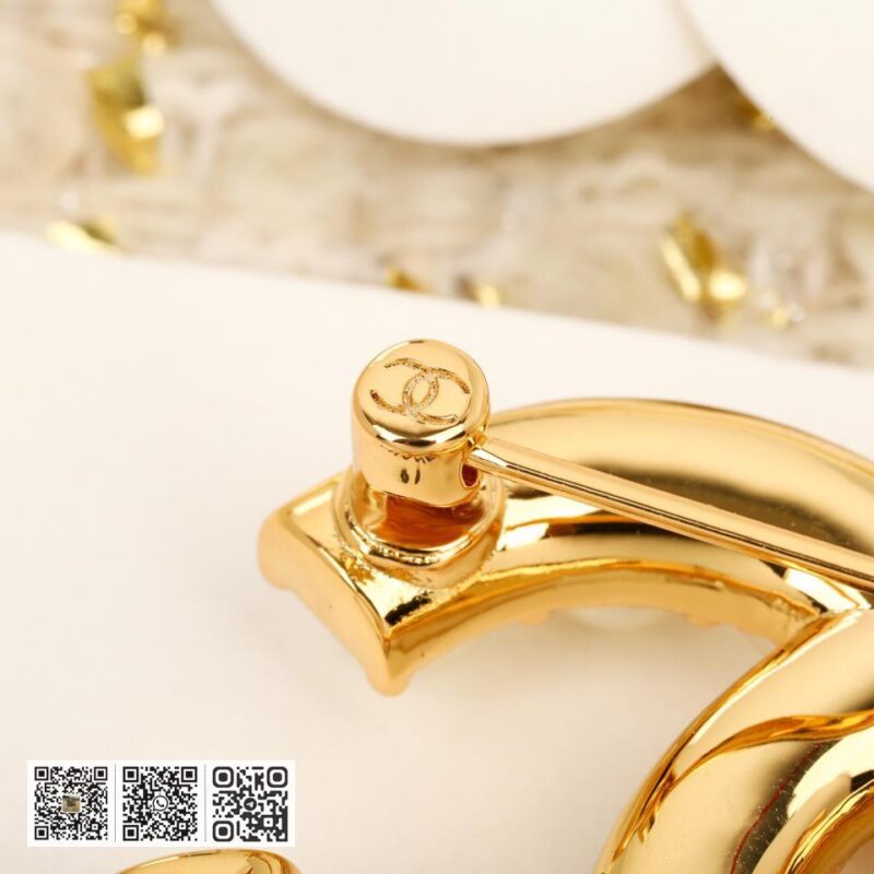 Chanel 双c珍珠胸针 - Image 6