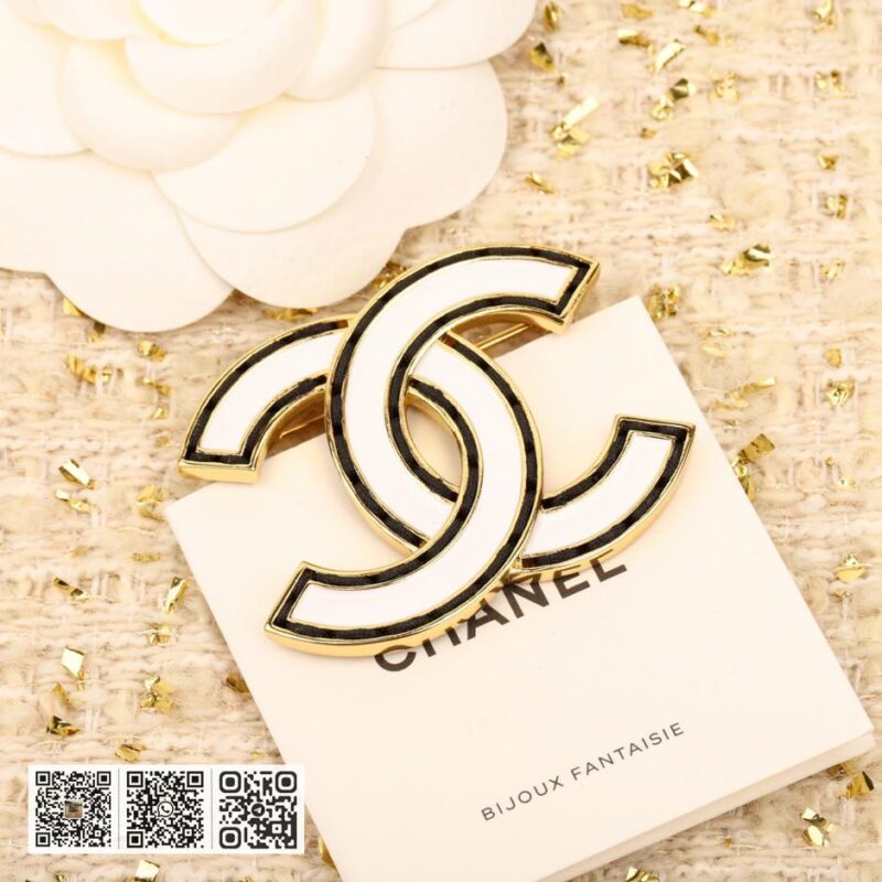 Chanel 白色滴油胸针 - Image 3