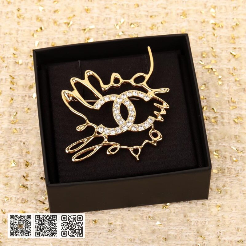 Chanel 连笔字母双c胸针