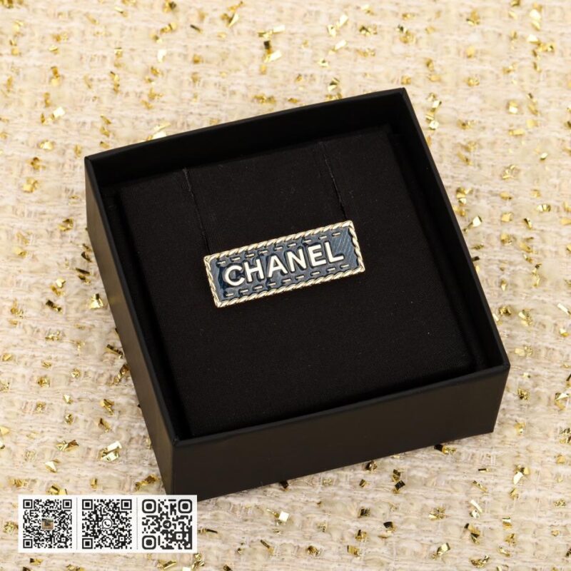 Chanel 牛仔字母方块胸针 - Image 2