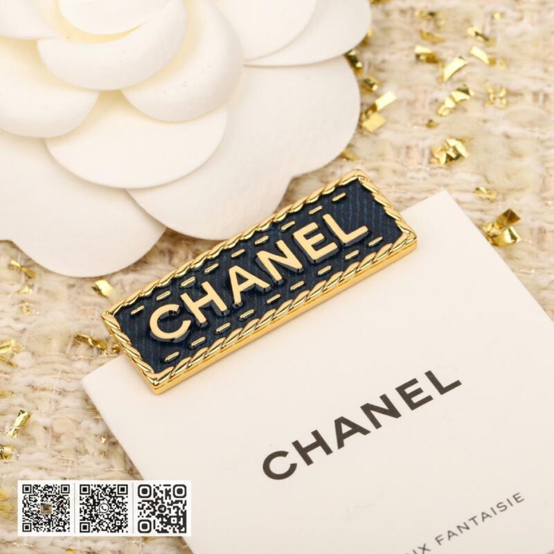 Chanel 牛仔字母方块胸针 - Image 3