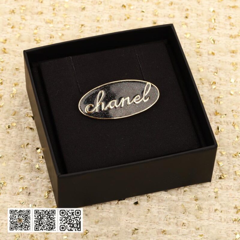 Chanel 英文字母珐琅胸针 - Image 2