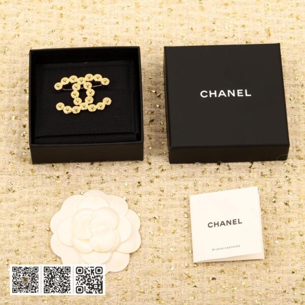 Chanel 纽扣双C胸针