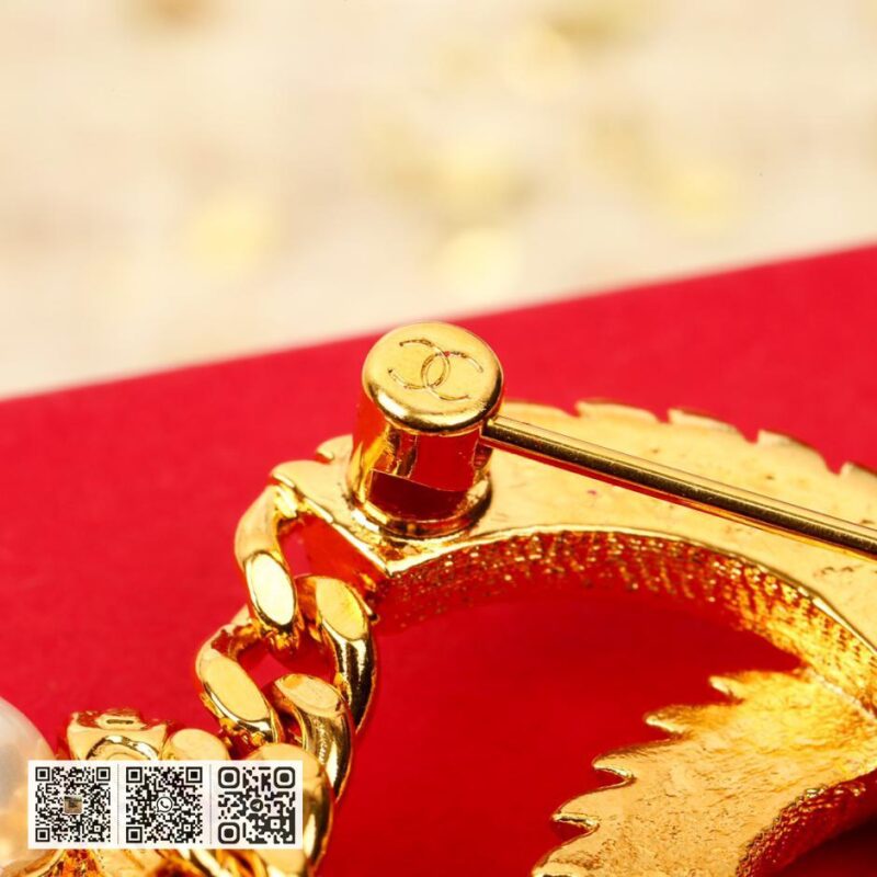 Chanel 礼物胸针 - Image 5