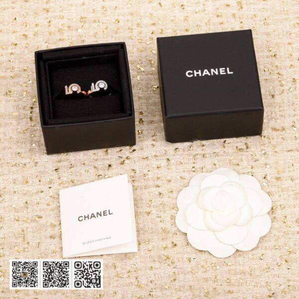 Chanel N°5白金戒指