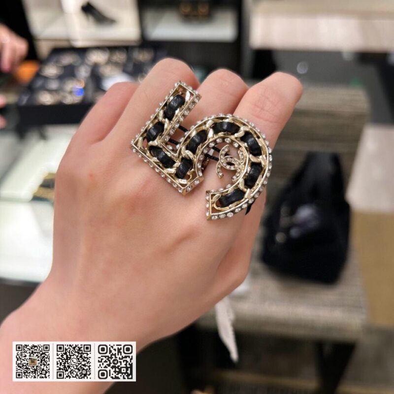 Chanel 5号穿皮戒指 - Image 7
