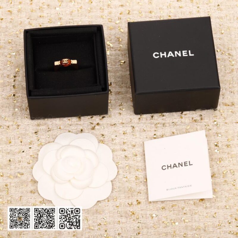 Chanel 小棕豆戒指