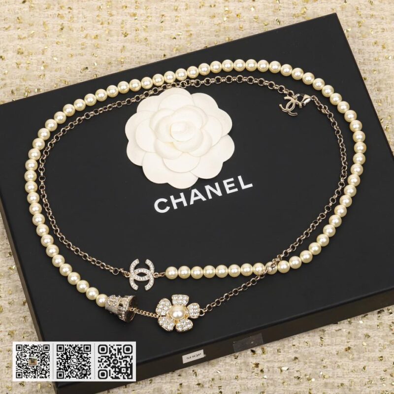Chanel 盆栽毛衣链