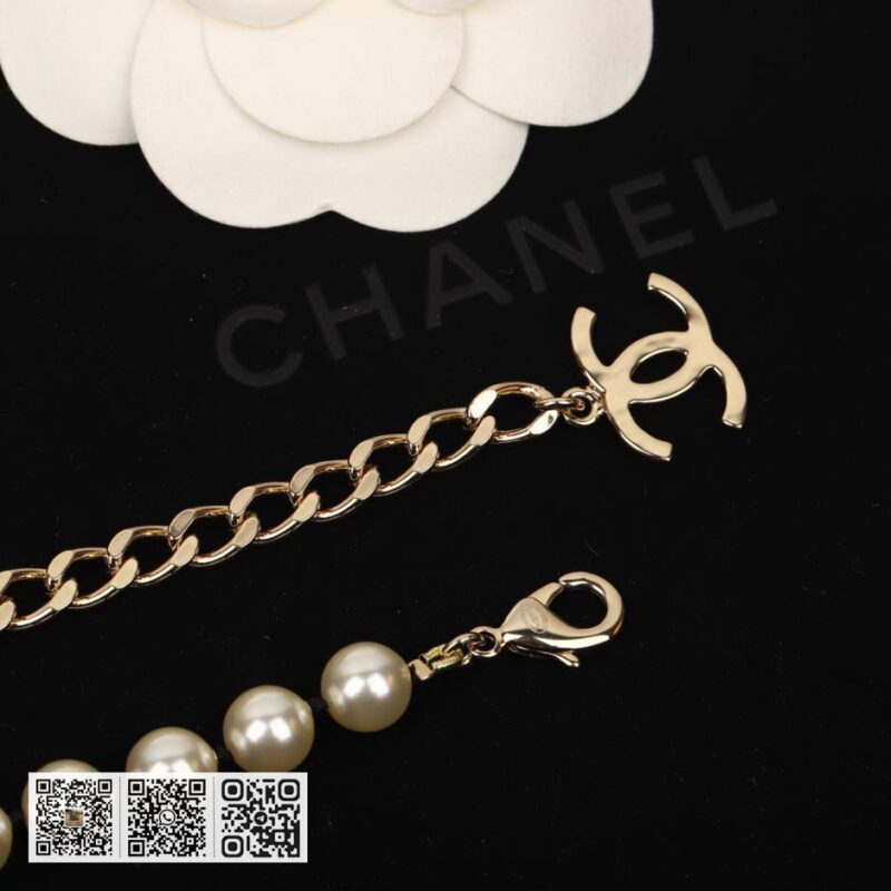 Chanel 经典字母珍珠毛衣链 - Image 6