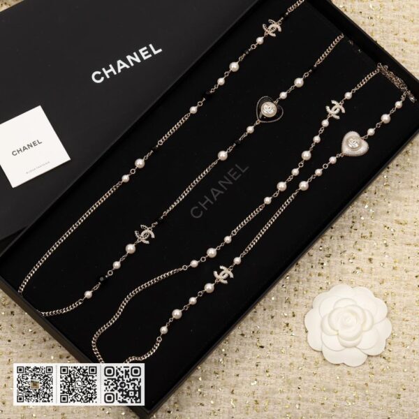 Chanel 爱心珍珠毛衣链