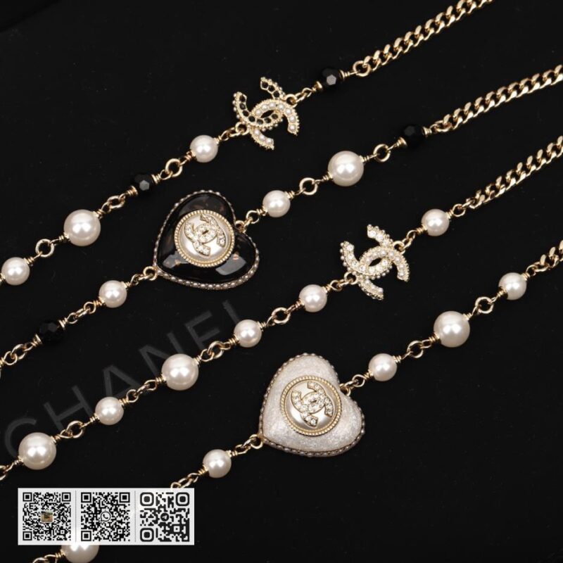 Chanel 爱心珍珠毛衣链 - Image 2