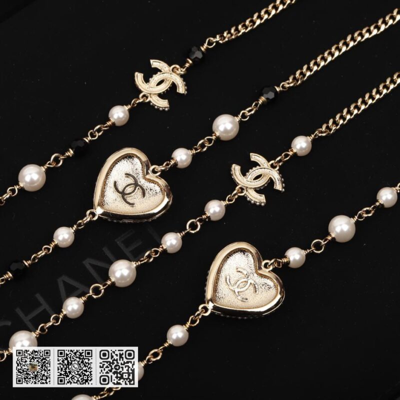Chanel 爱心珍珠毛衣链 - Image 3
