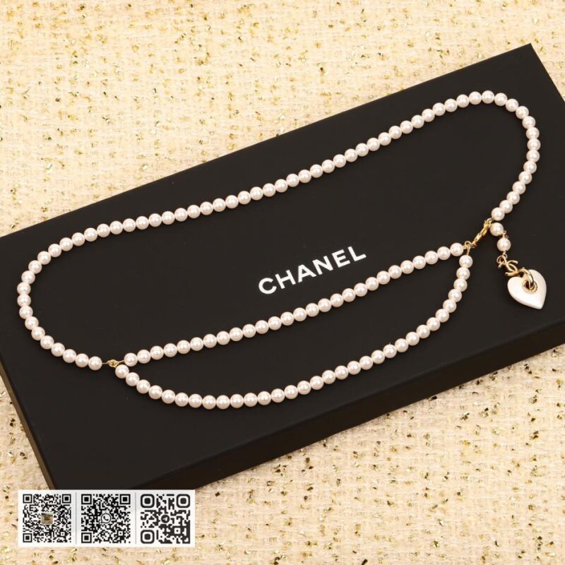 Chanel 珍珠爱心腰链