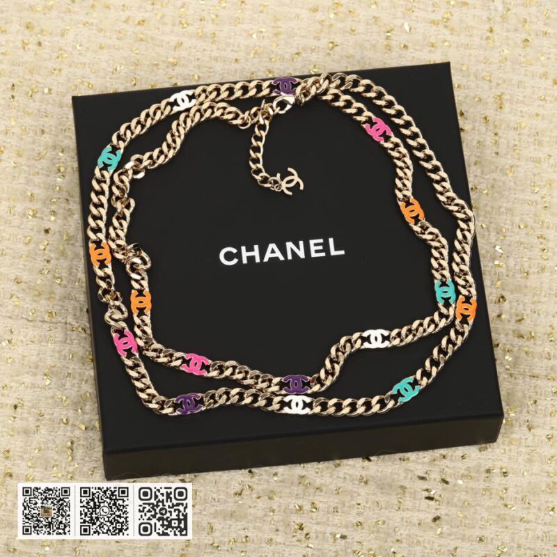 Chanel 十六个彩色c毛衣链