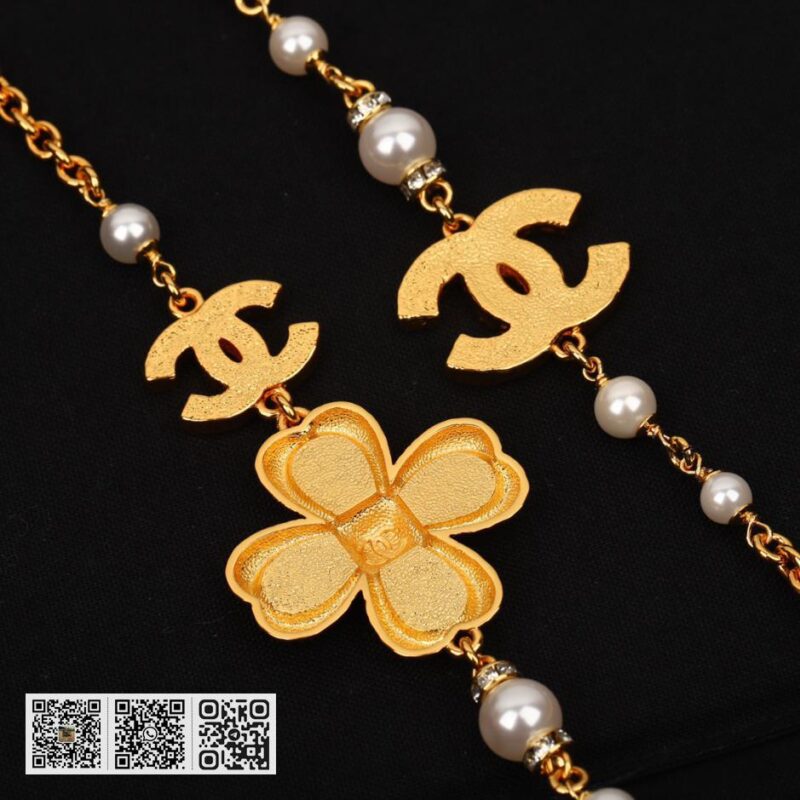 Chanel 四叶草双c毛衣链 - Image 4