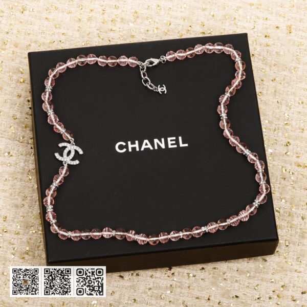 Chanel 蝴蝶结粉红色珍珠毛衣链