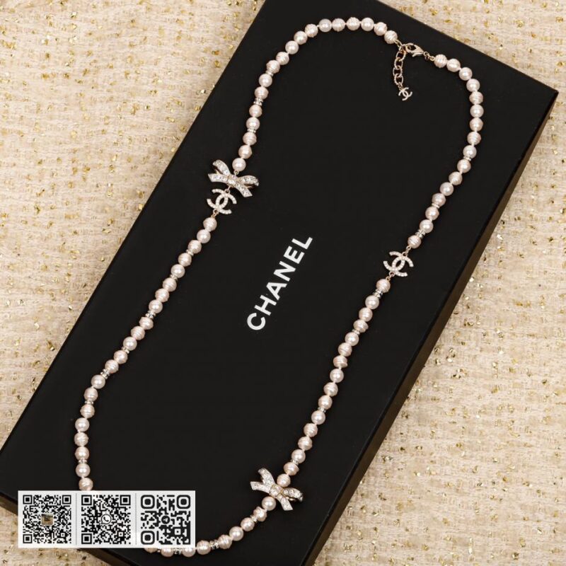 Chanel 蝴蝶结粉红色珍珠毛衣链 - Image 2