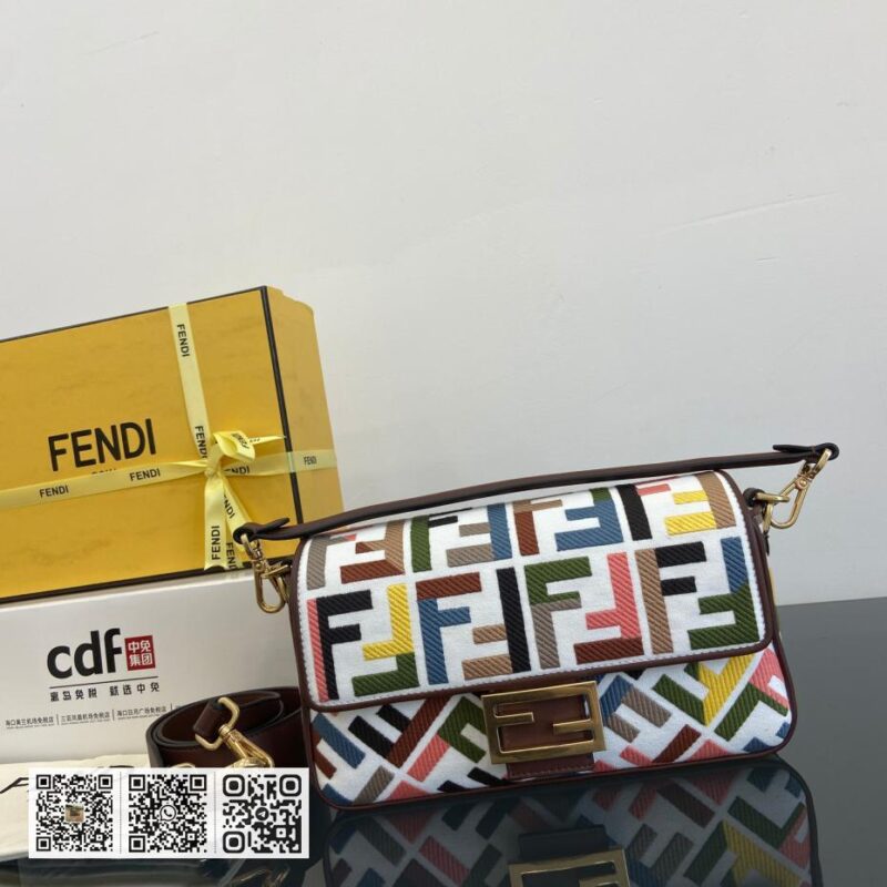 Fendi Baguette 包