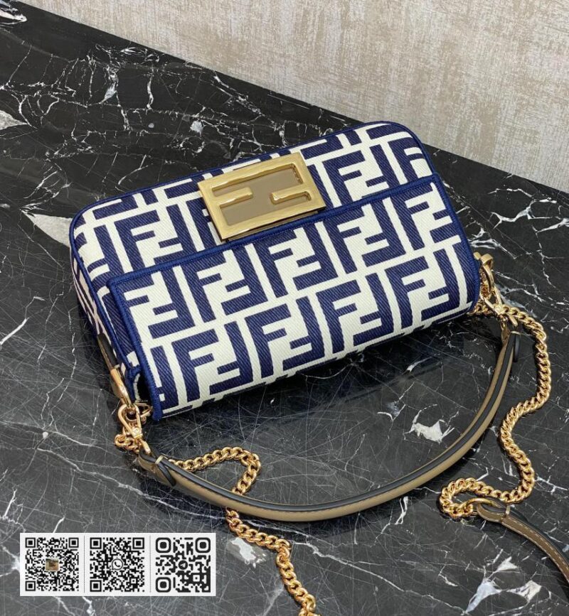 Fendi Baguette牛仔包 - Image 4