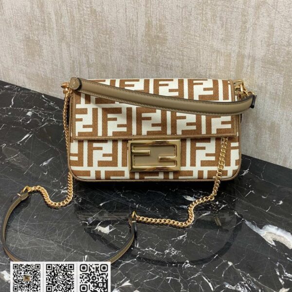 Fendi Baguette牛仔包