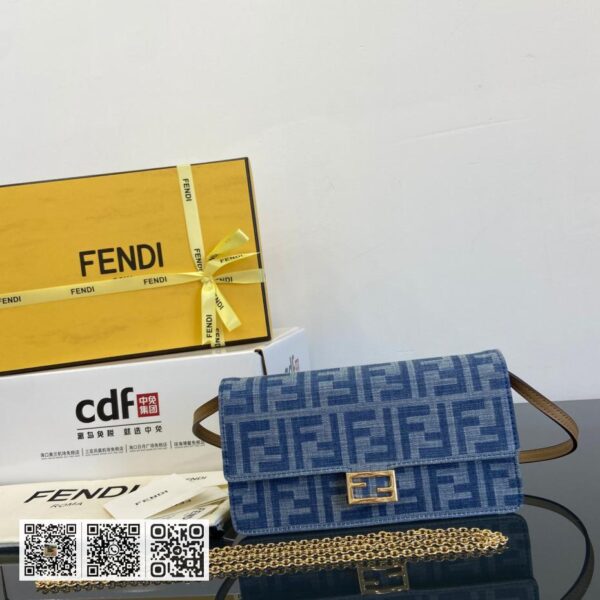 Fendi Baguette皮夹